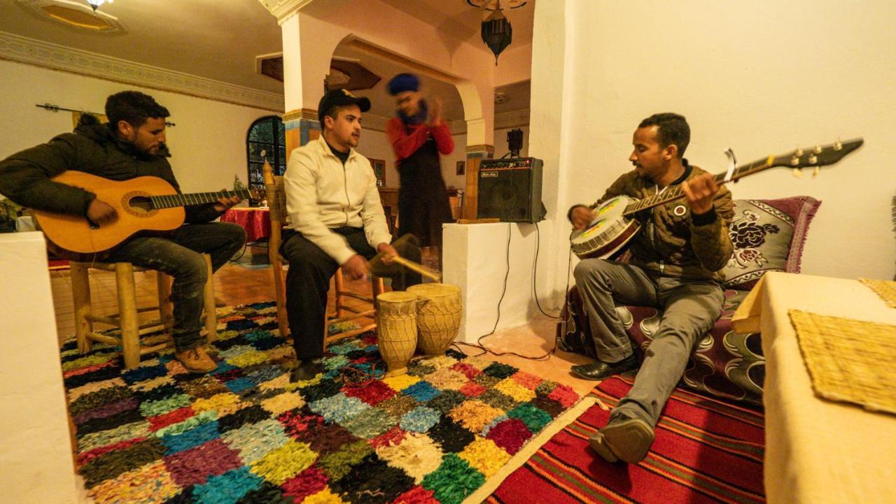Riad Kasbah Des Roches Akhendachou n'Ait Ouffi Exteriör bild