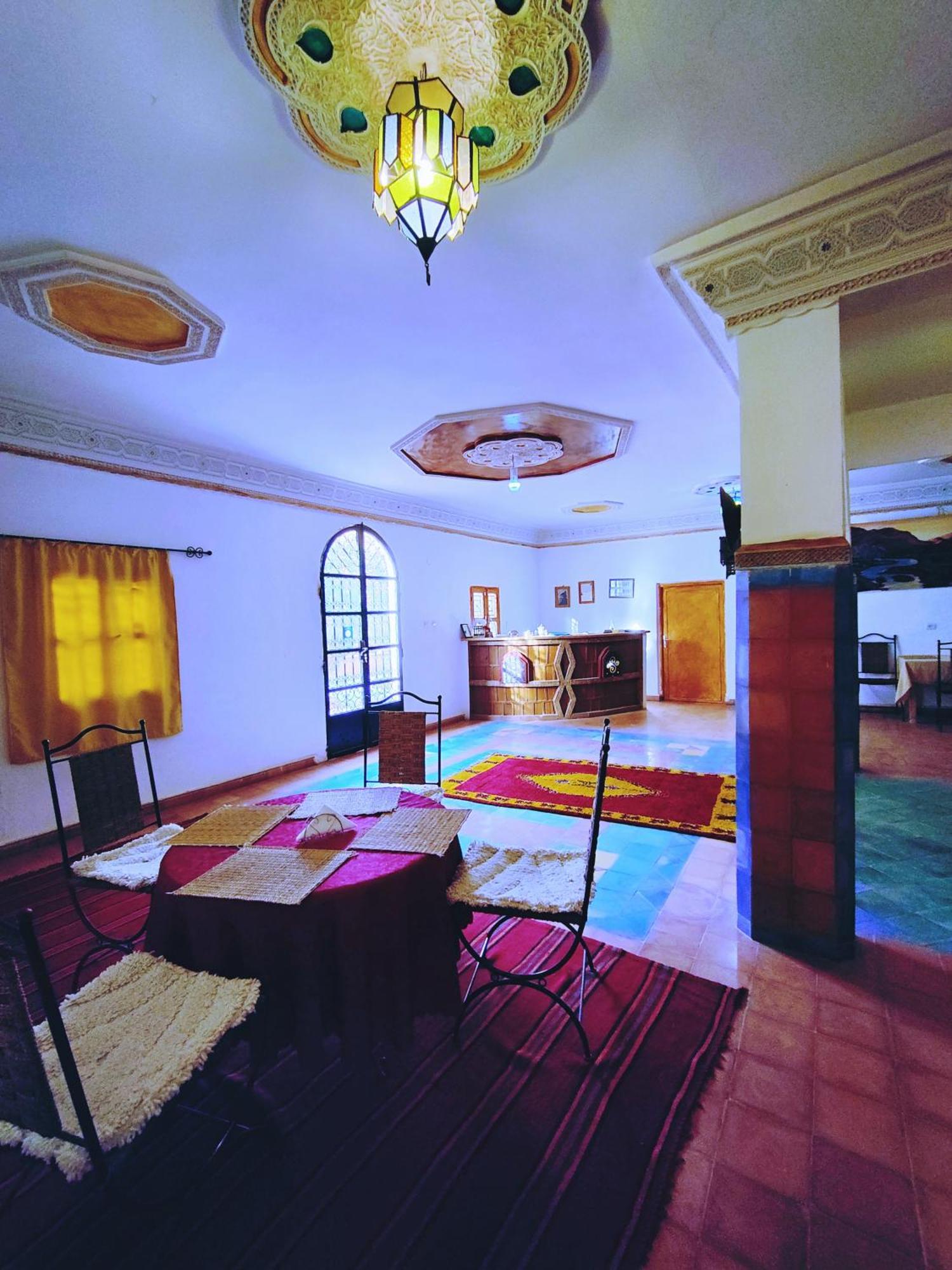 Riad Kasbah Des Roches Akhendachou n'Ait Ouffi Exteriör bild