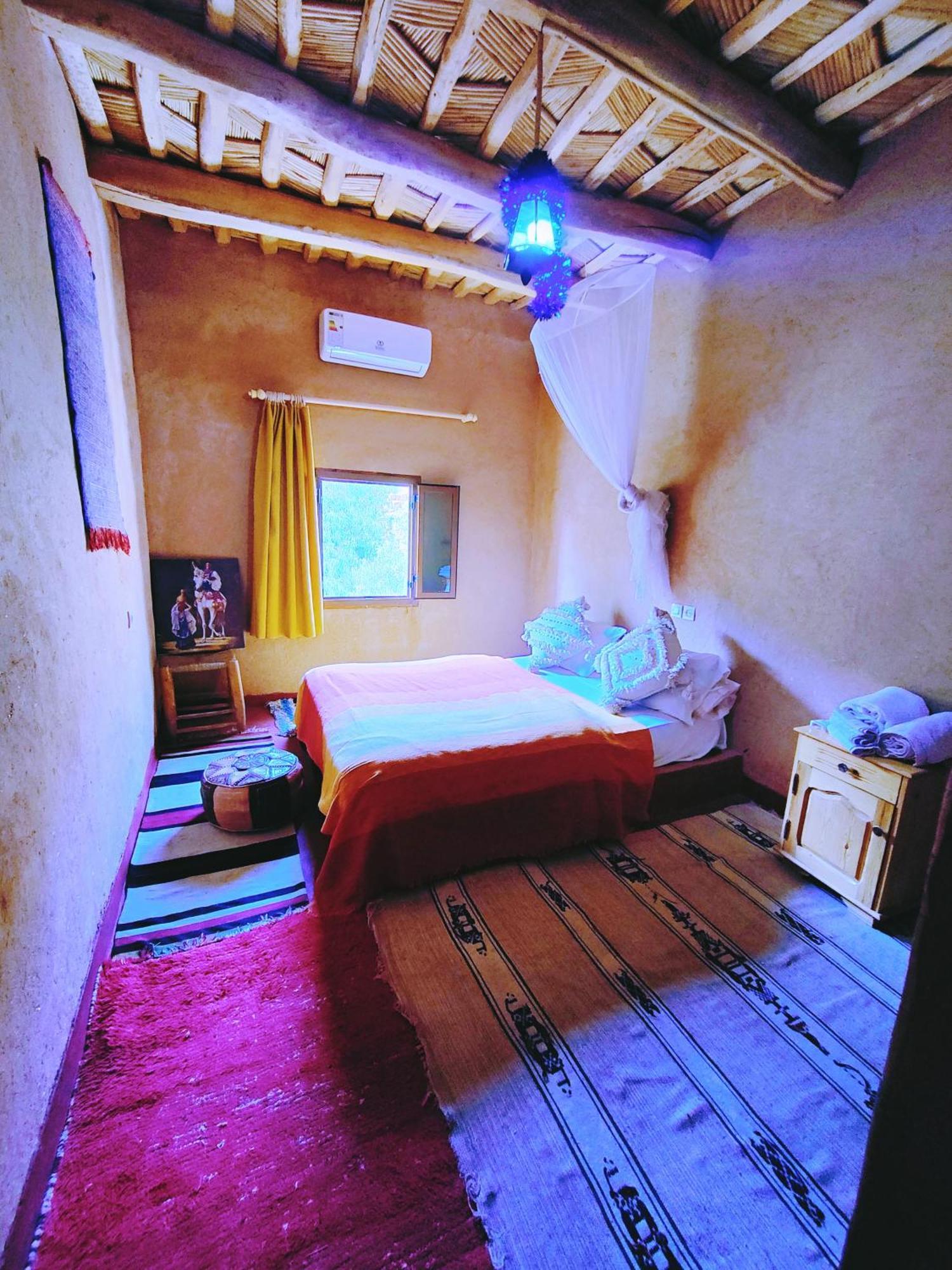 Riad Kasbah Des Roches Akhendachou n'Ait Ouffi Exteriör bild